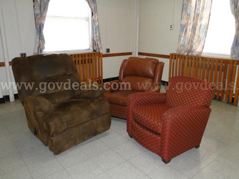 Recliners – Assorted Colors (Cloth/Vinyl) (Qty: 3)