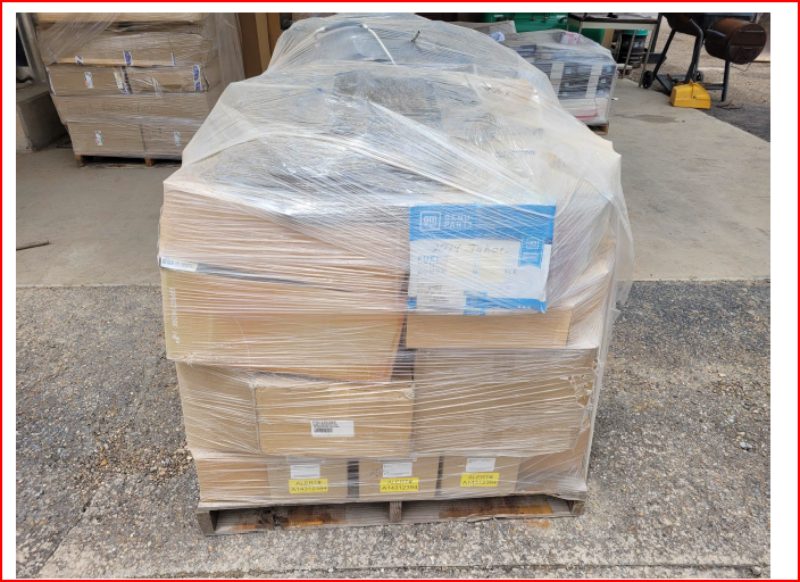 Pallet of Misc. Vehicle Parts - photo 1
