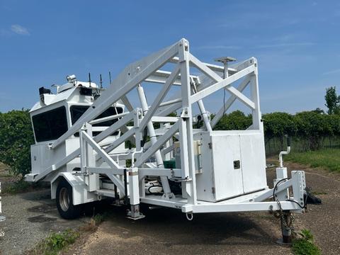 (1) AIRFIELD SPECIALIZED TRUCK/TRAILER