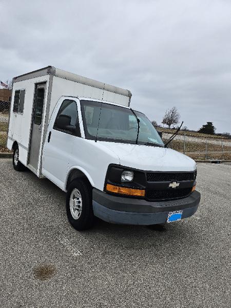 CHEVROLET EXPRESS BOX VAN