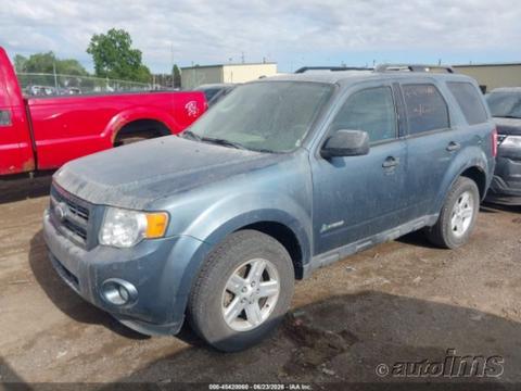 2012 FORD ESCAPE HYBRID -  BATTERY NEEDS JUMP START