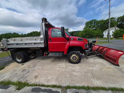 2008 GMC C5500 4x4 w/ Plow & Salt Spreader