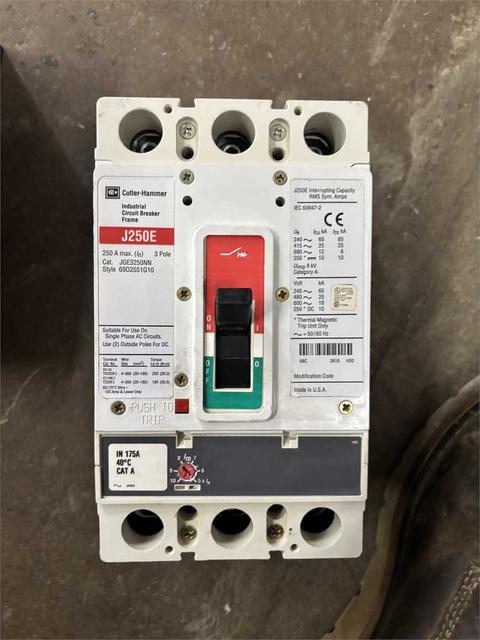 Cutler-Hammer J250E Breaker