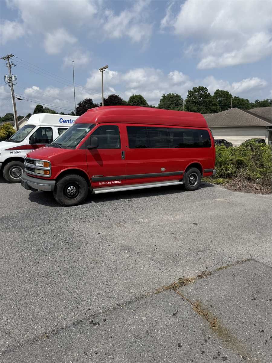 2002 Chevrolet Wheelchair Van - photo 1