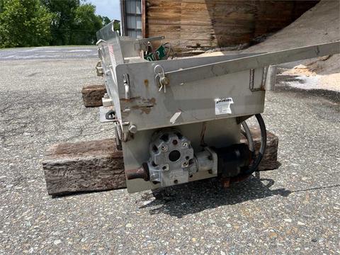 SWENSON TAILGATE SPREADER w/ SPINNER T-77