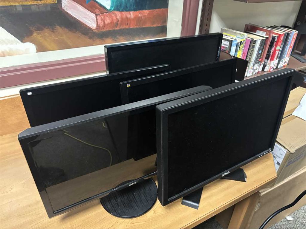 Assorted Lot of 5 20-21" 16:9 Monitors - photo 1