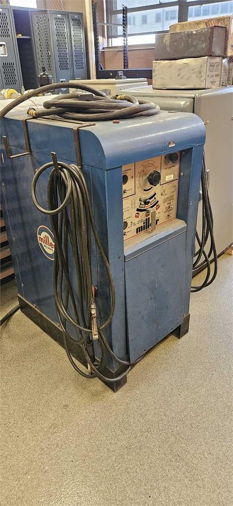 Miller 320A/BP Welder