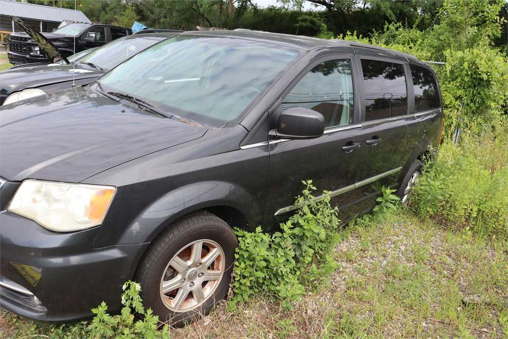 2012 Chrysler Town & Country - photo 1