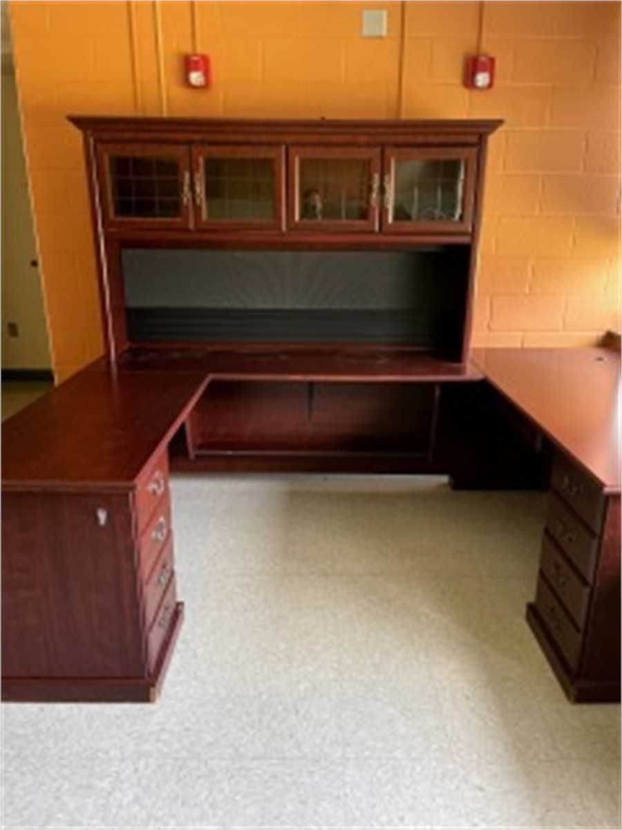 Wooden office desk - photo 1