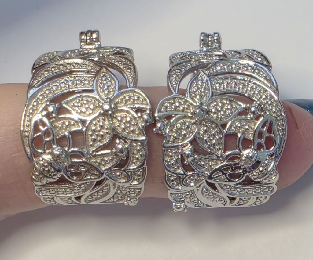 No Reserve Natural Diamond Hoop Earrings - photo 1