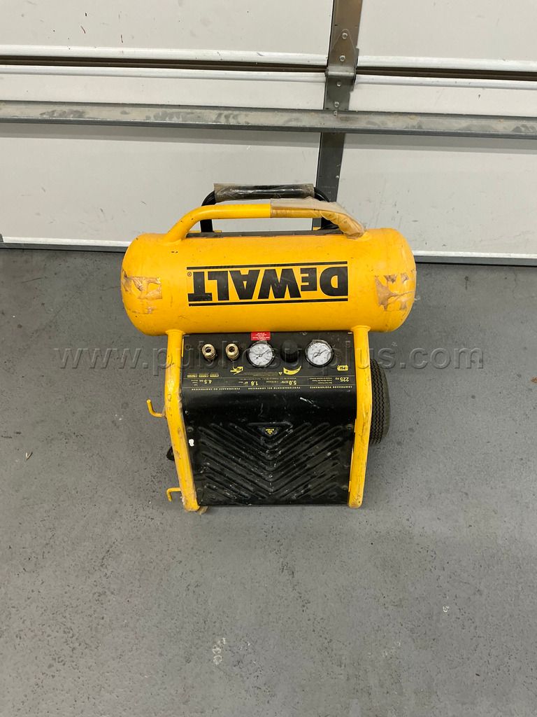 Dewalt air compressor - photo 1