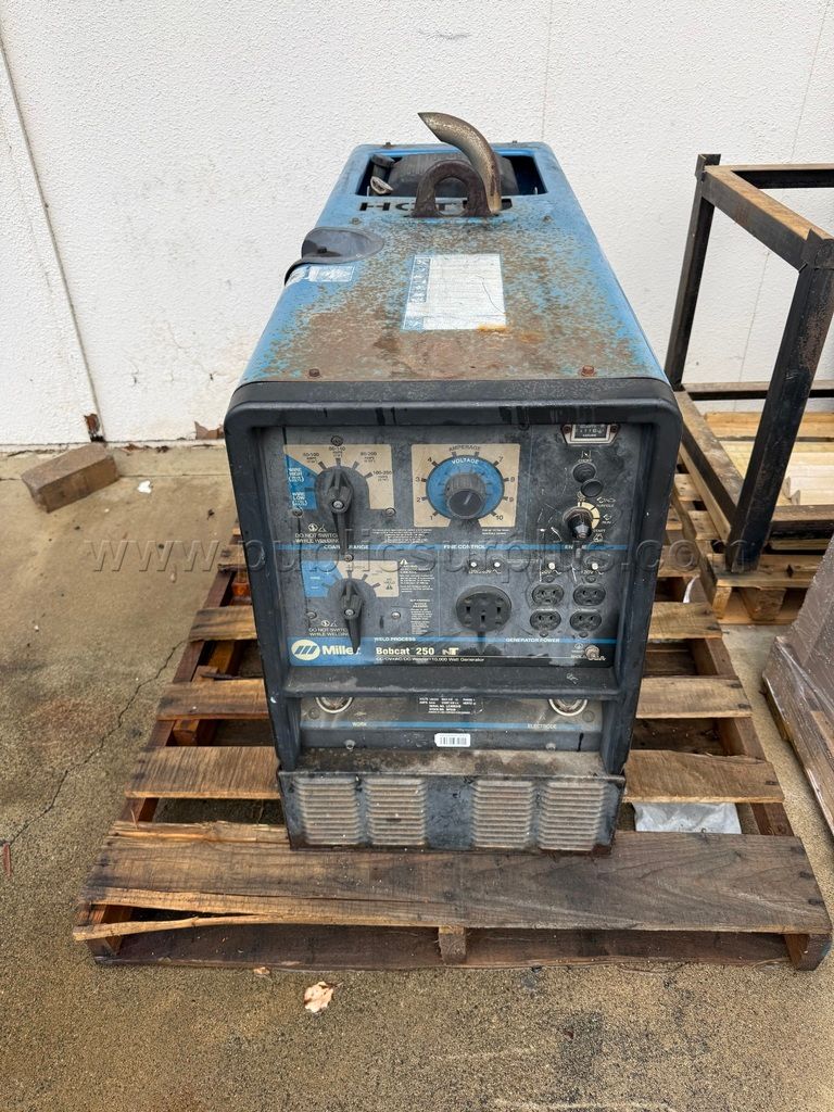 Miller Bobcat 250NT Welder/Generator - photo 1